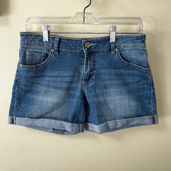 New York & Company Pants - New York & Company Denim Shorts/Size 4